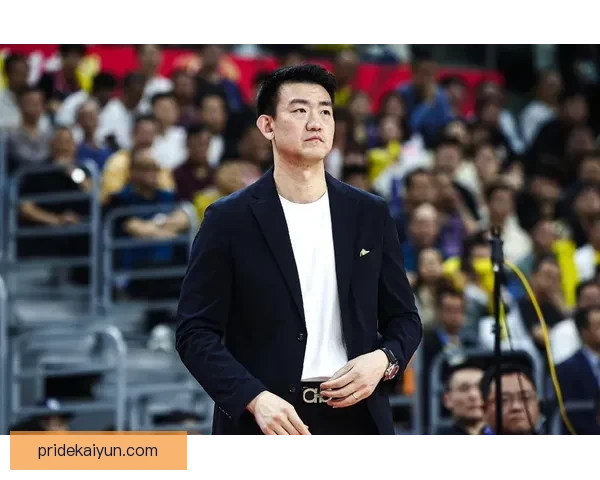 J1联赛最佳教练荣获年度最佳教练奖，表现亮眼促进球队战术创新与提升