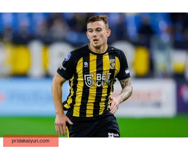 波兰齐林斯基中场表现稳健，持续提升影响力